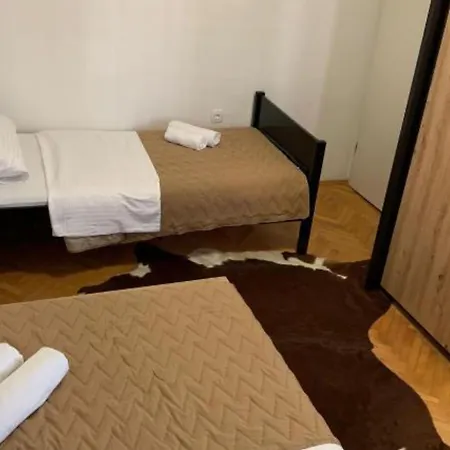 Luxury Ivo With Jacuzzi Near The Apartman *