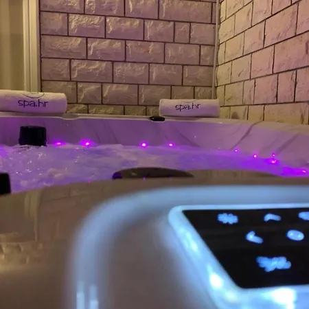 Luxury Ivo With Jacuzzi Near The *