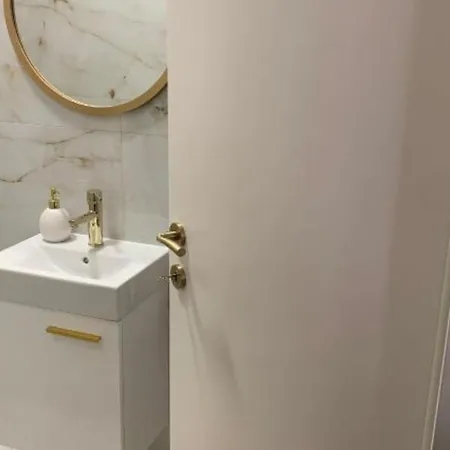 Luxury Ivo With Jacuzzi Near The *