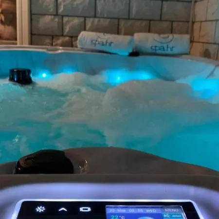 Luxury Ivo With Jacuzzi Near The