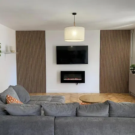 Luxury Ivo With Jacuzzi Near The Apartman *